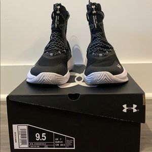 UNDER ARMOUR Black hightop volleyball shoes